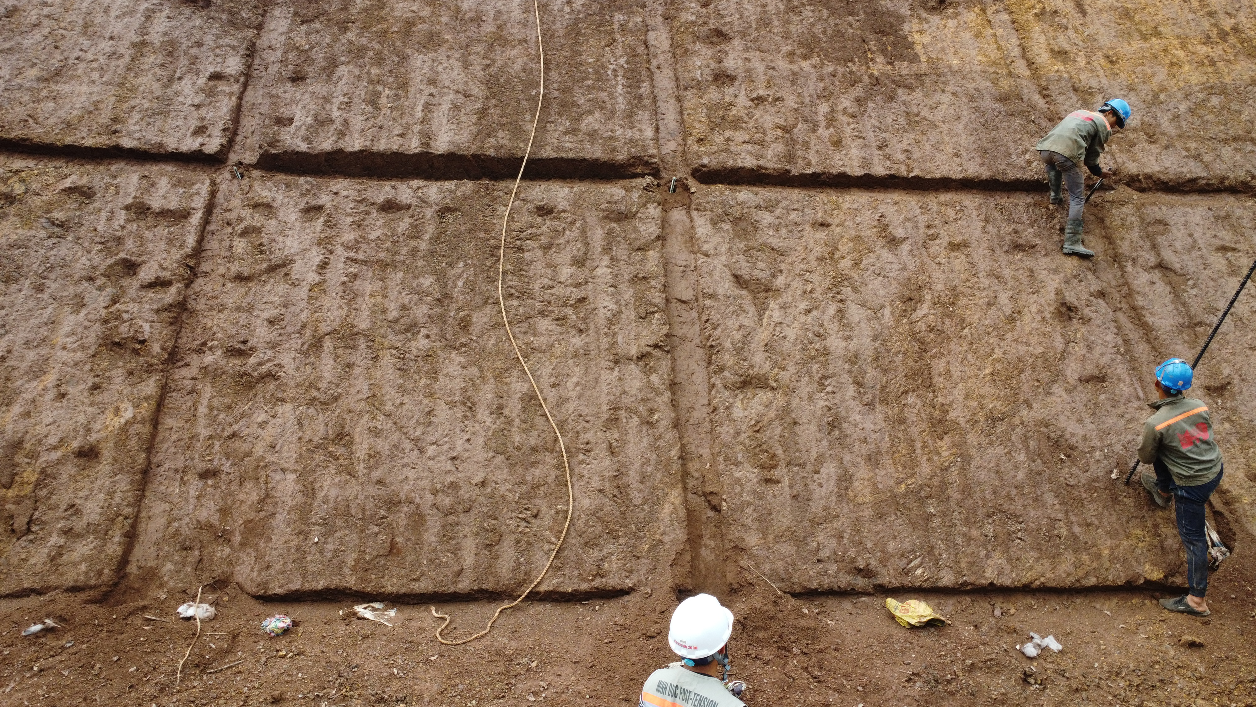 thi công đinh đất