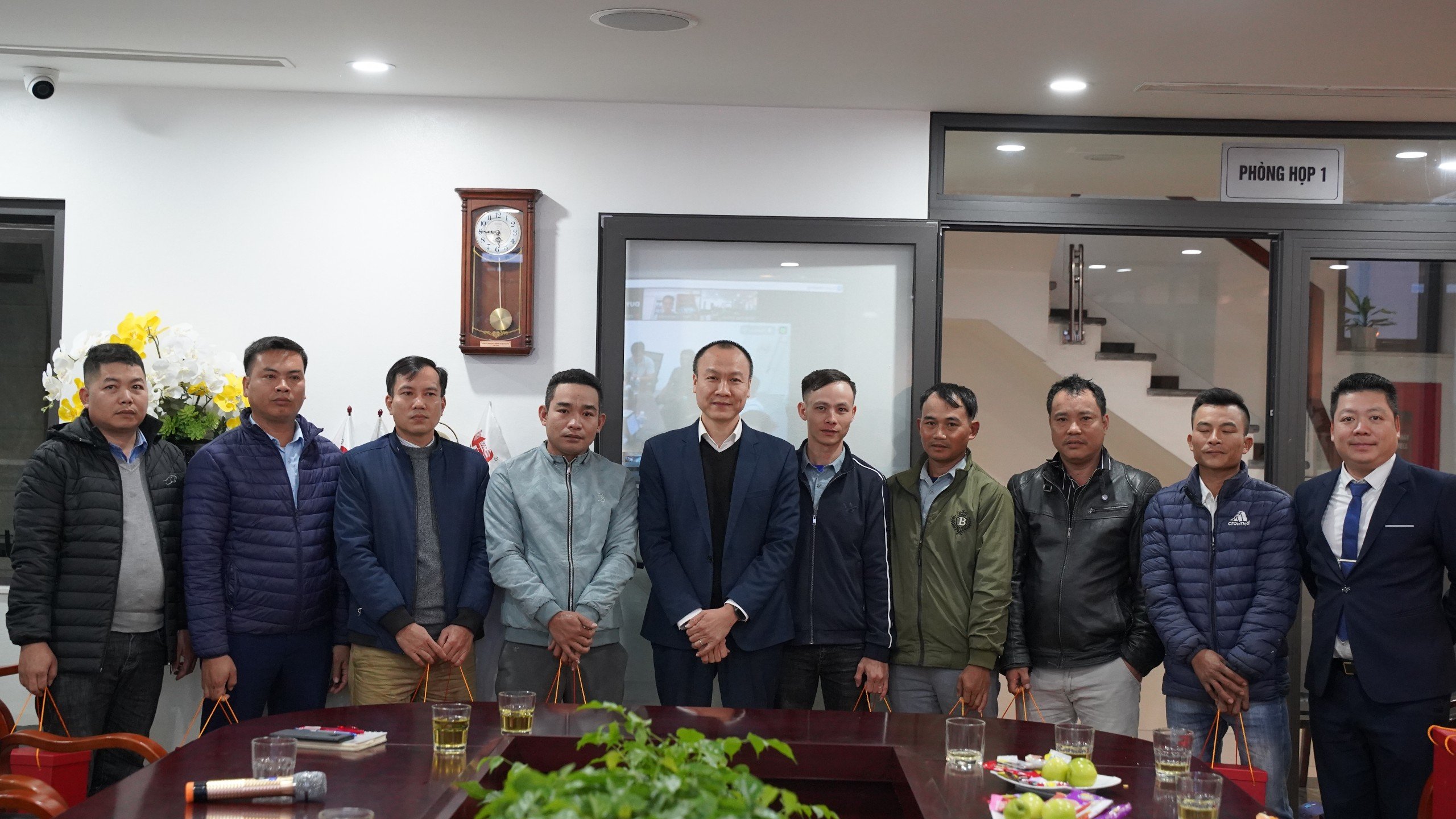 nha-thau-thi-cong-du-ung-luc