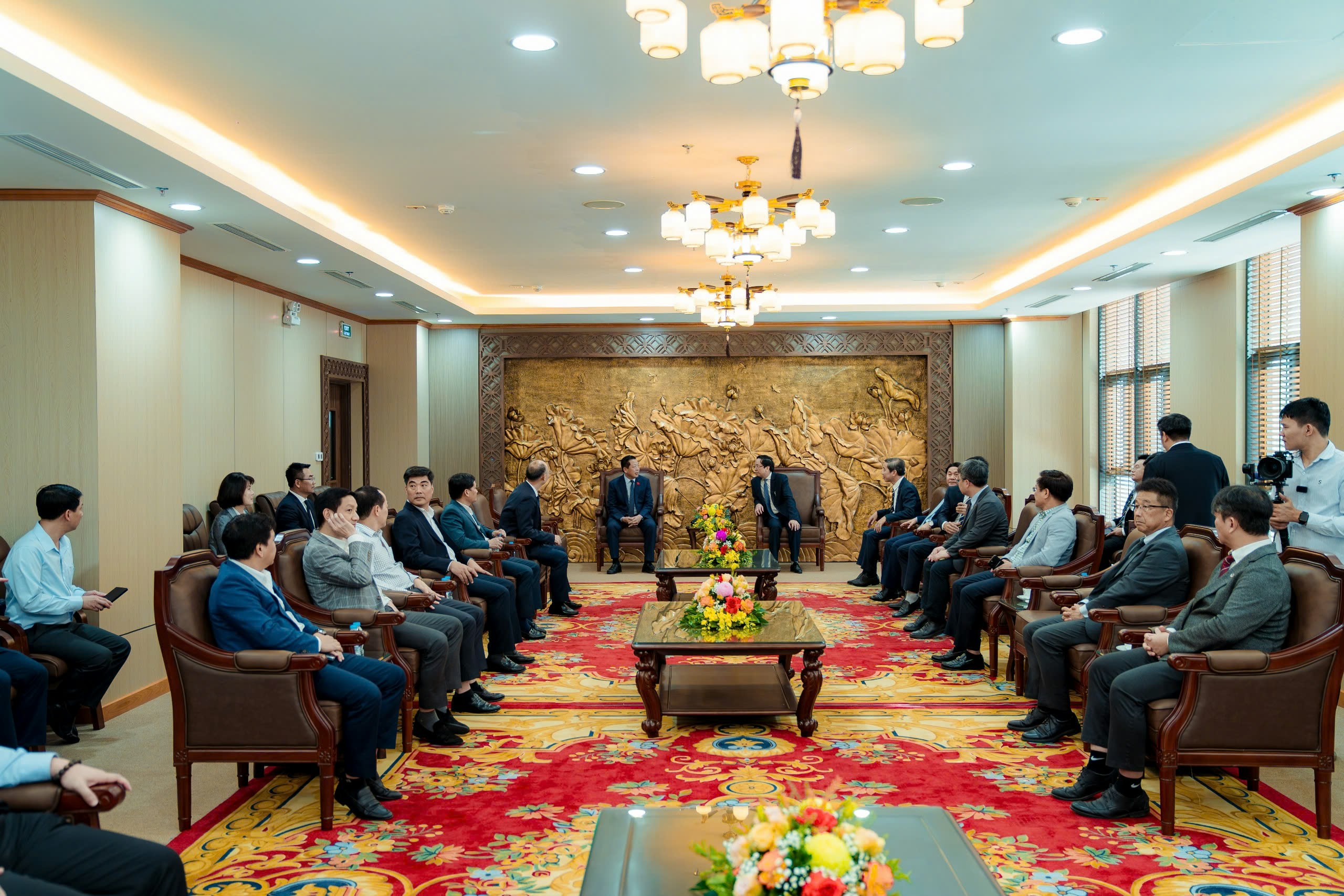 anh-minh-duc-group-cung-cac-doi-tac-gap-go-dai-bieu