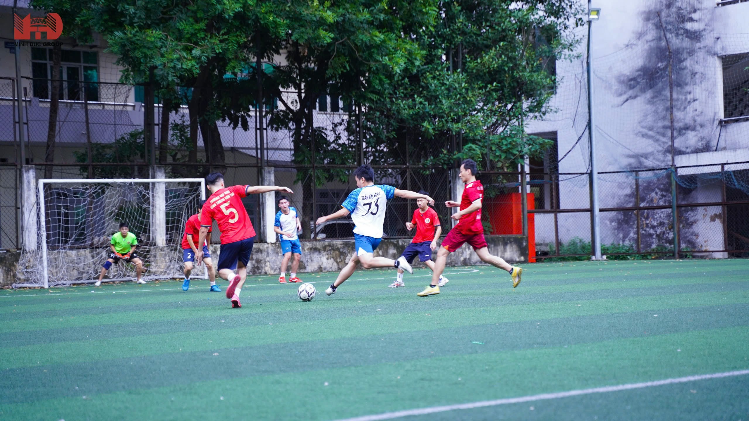 anh-giao-huu-bong-da