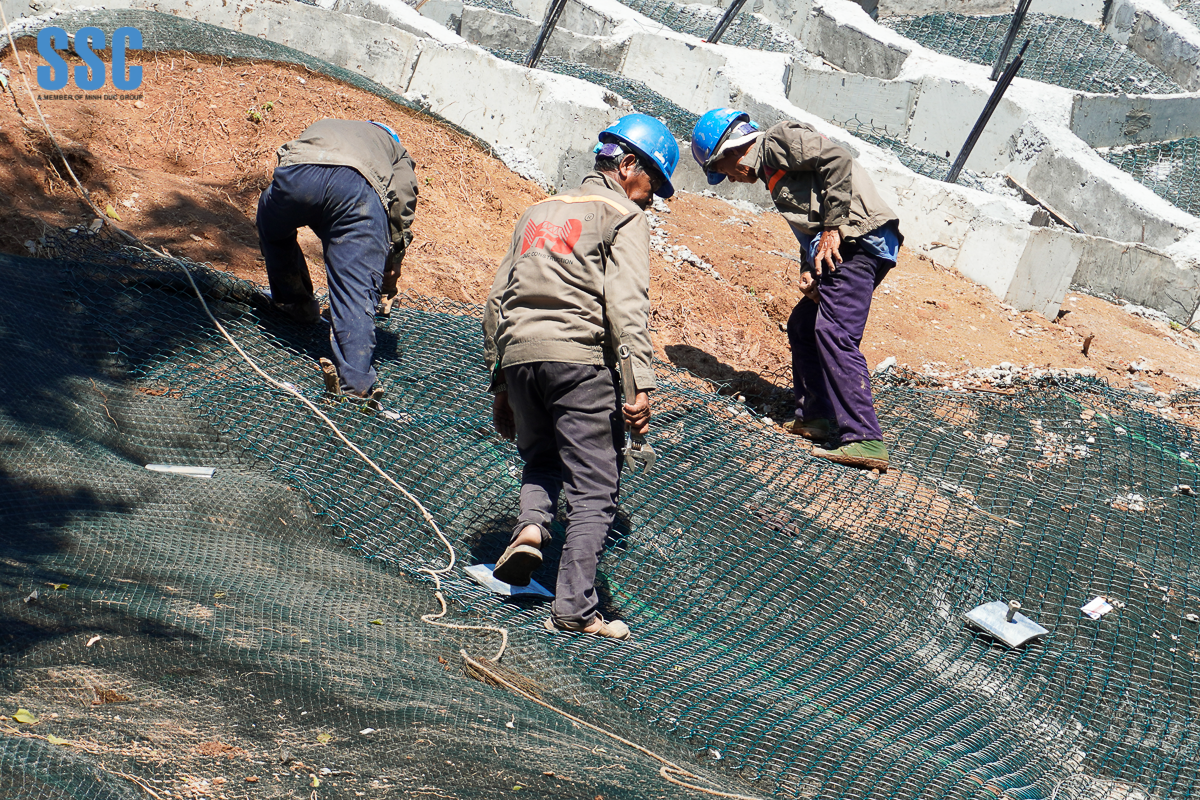 Gia cố mái dốc tại nhà thờ Trà Kiệu