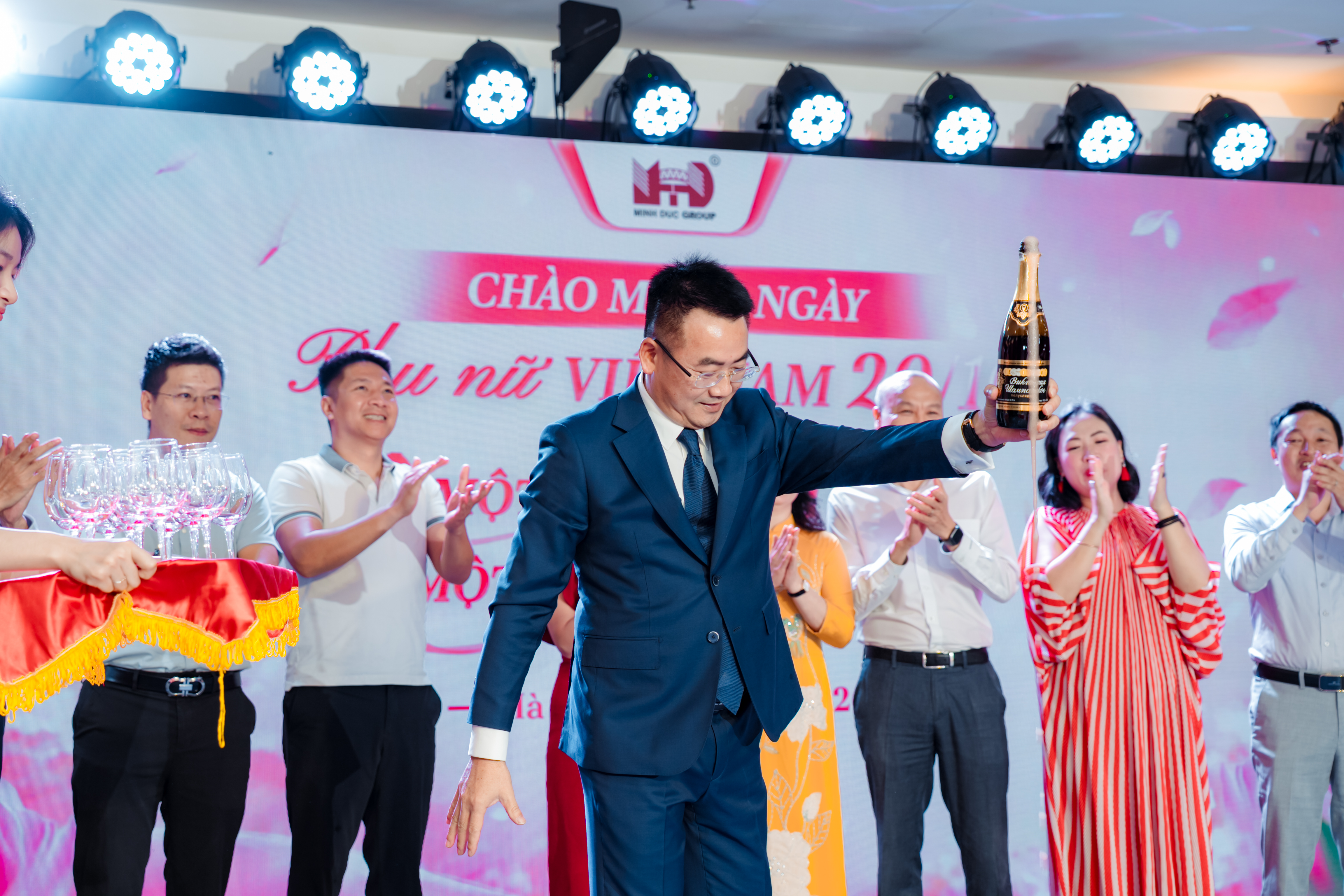Minh Đức Group tổ chức Gala 20 tháng 10