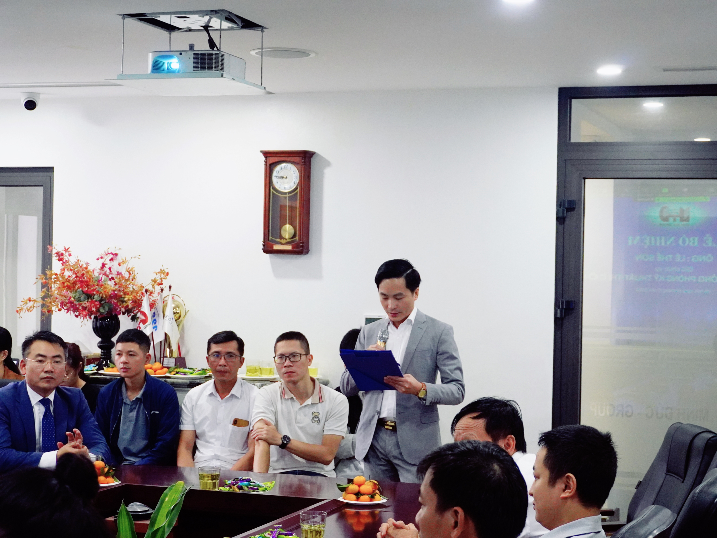 nhan-su-tap-doan-minh-duc-co-bao-nhieu-nguoi