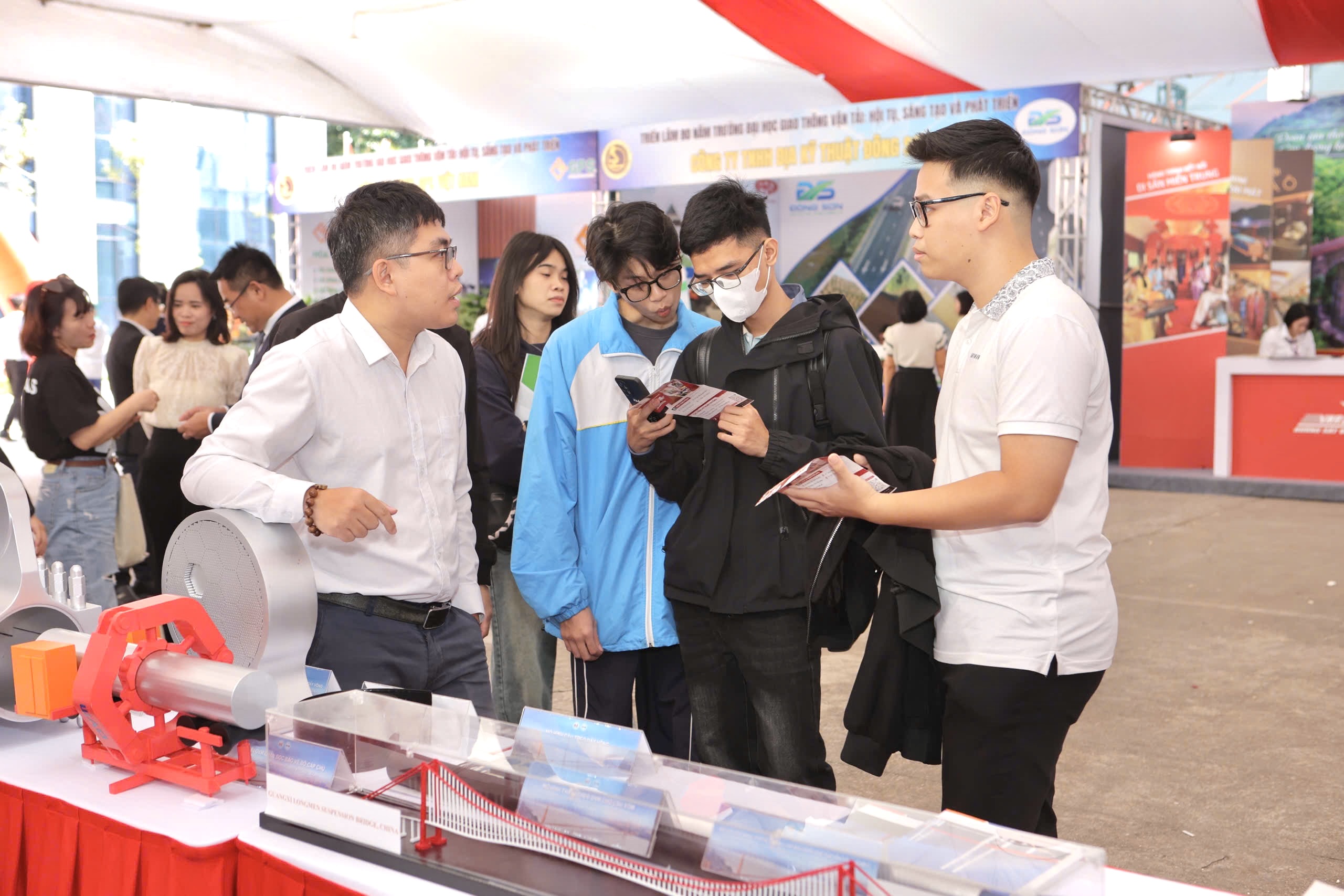 khach-quan-thm-du-gian-hang-minh-duc