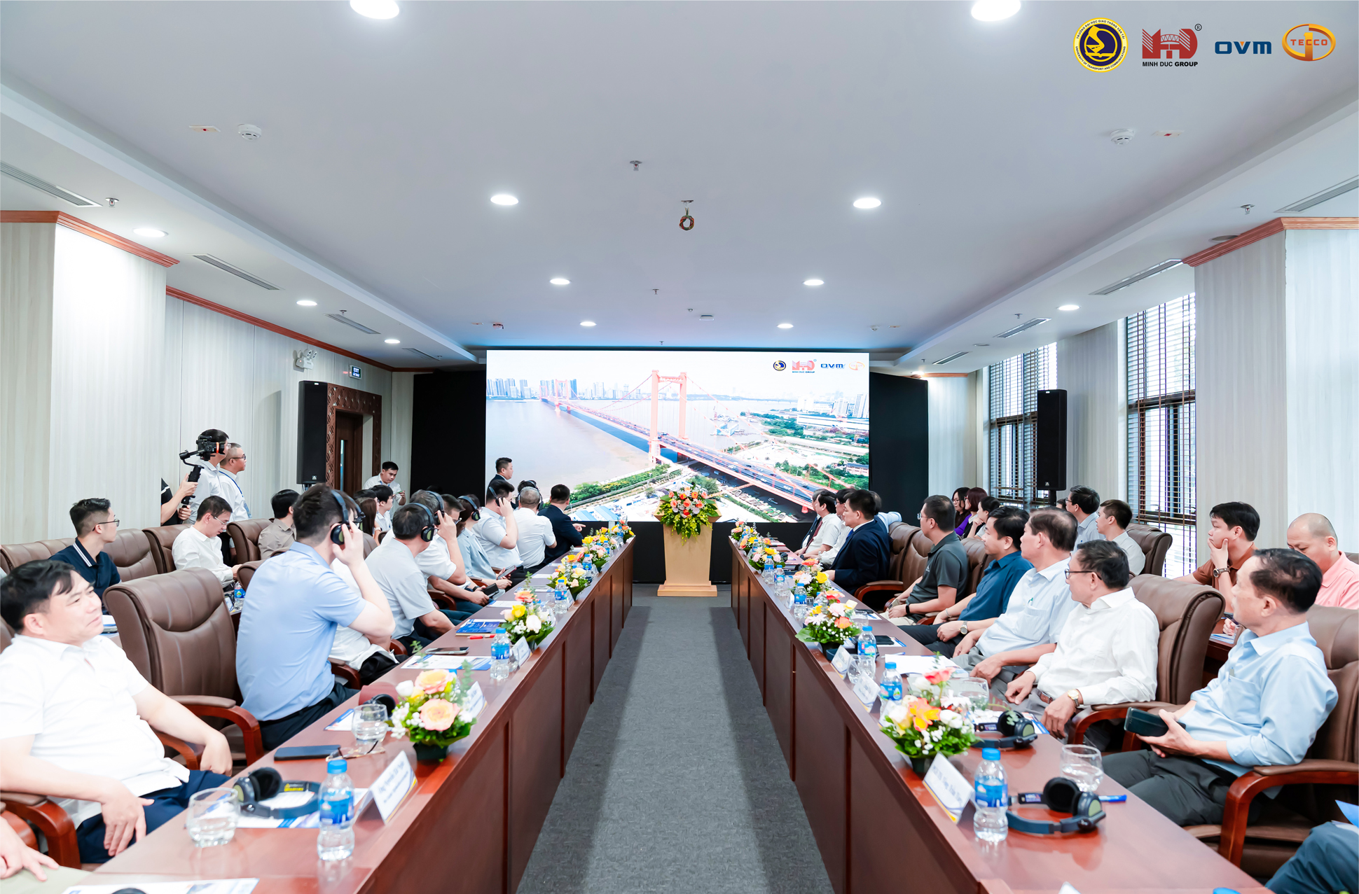 hoi-dap-tai-hoi-thao-cau-treo-day-vong