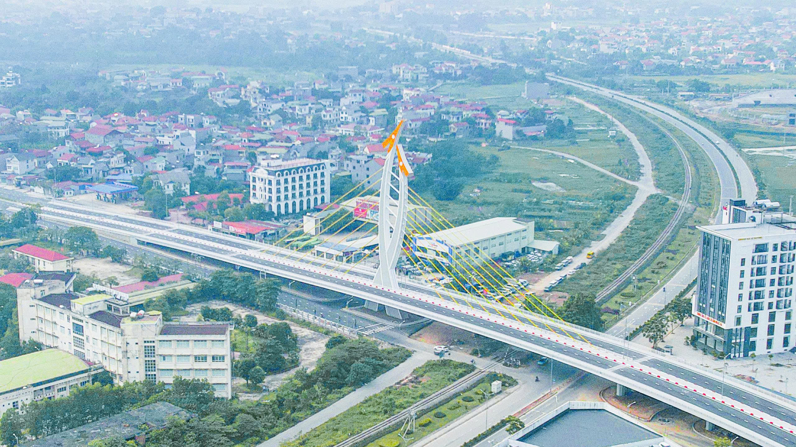 thi-cong-cau-day-vang