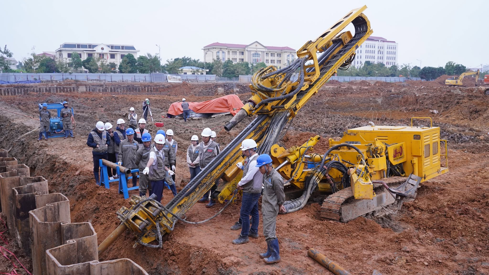 Neo đất dự ứng lực