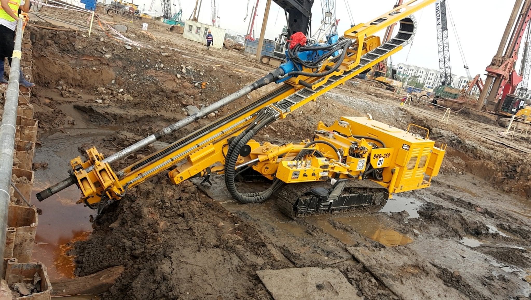 Máy khoan BHD-260 của SSC Việt Nam thi công tại công trường
