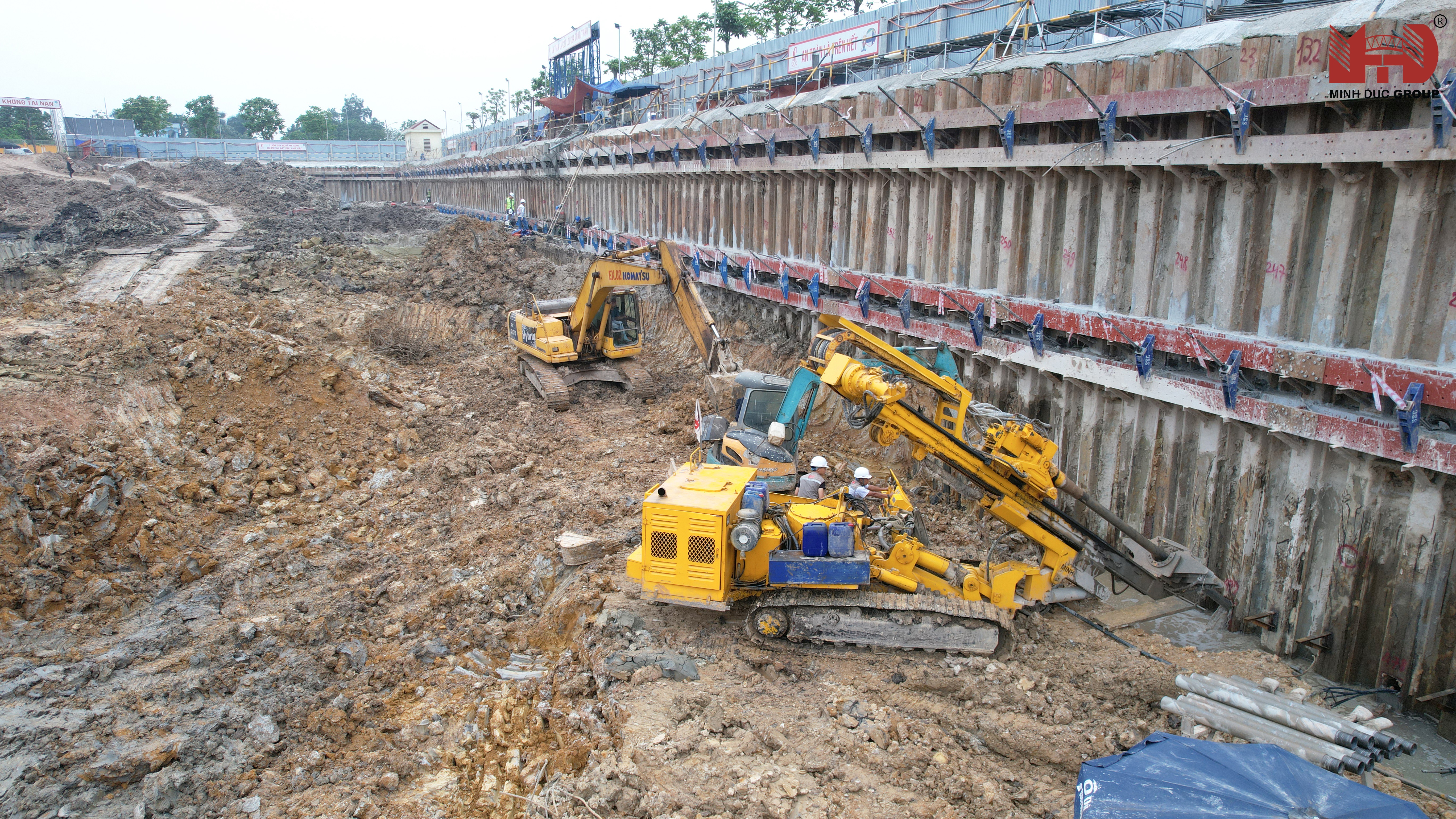 Công tác khoan neo tường vây với máy khoan neo BHD - 260