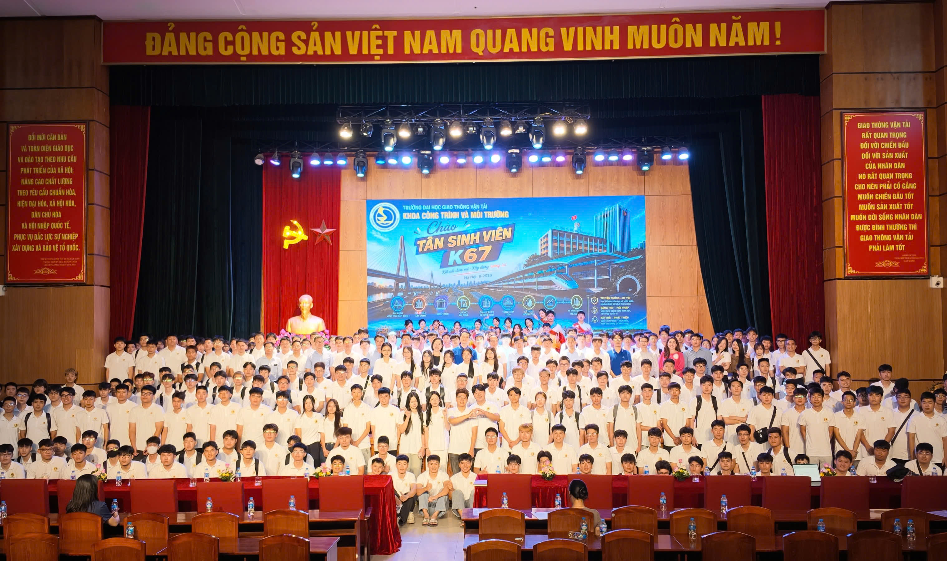 Chào đón tân sinh viên khoa môi trường