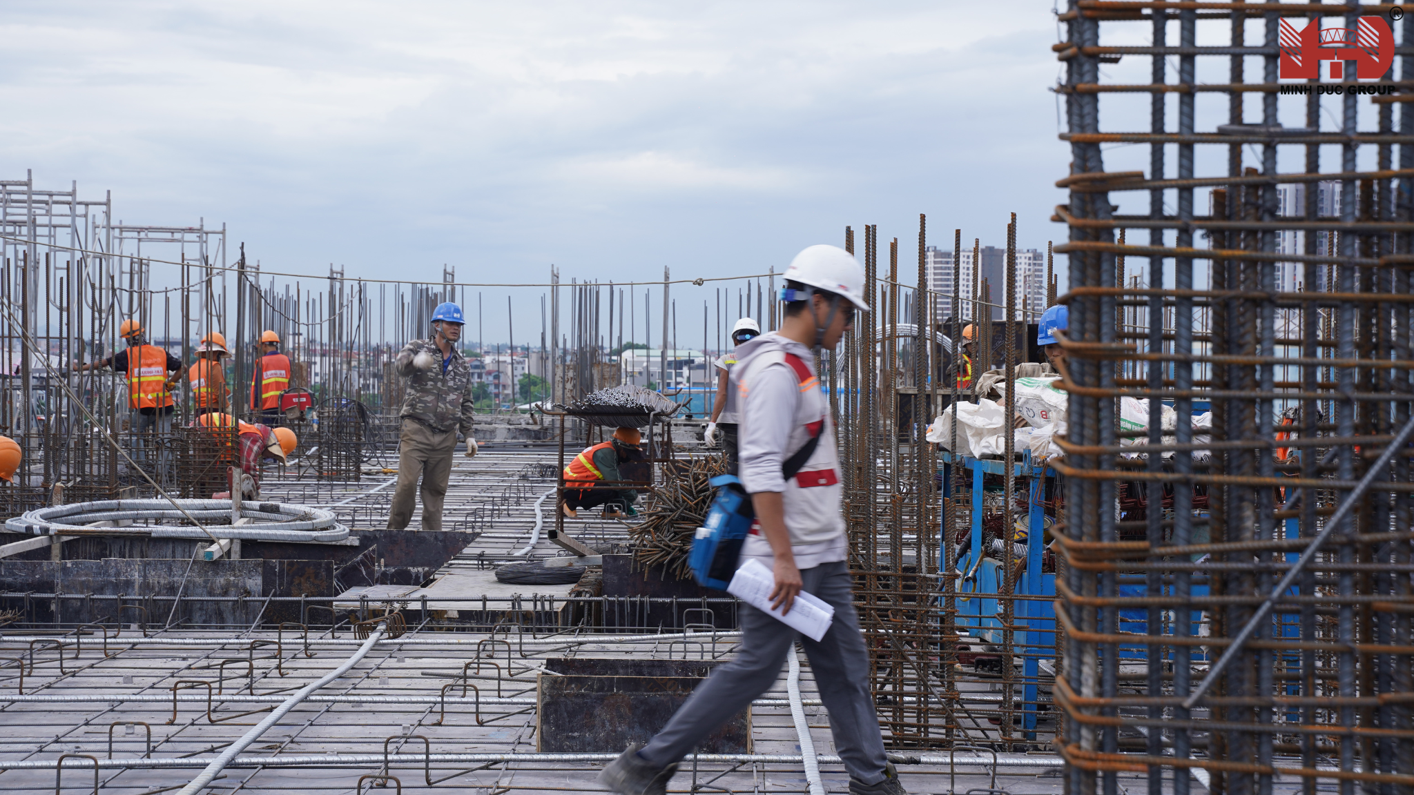 Đội ngũ kỹ sư Minh Đức Group tại công trình Rice City Long Châu