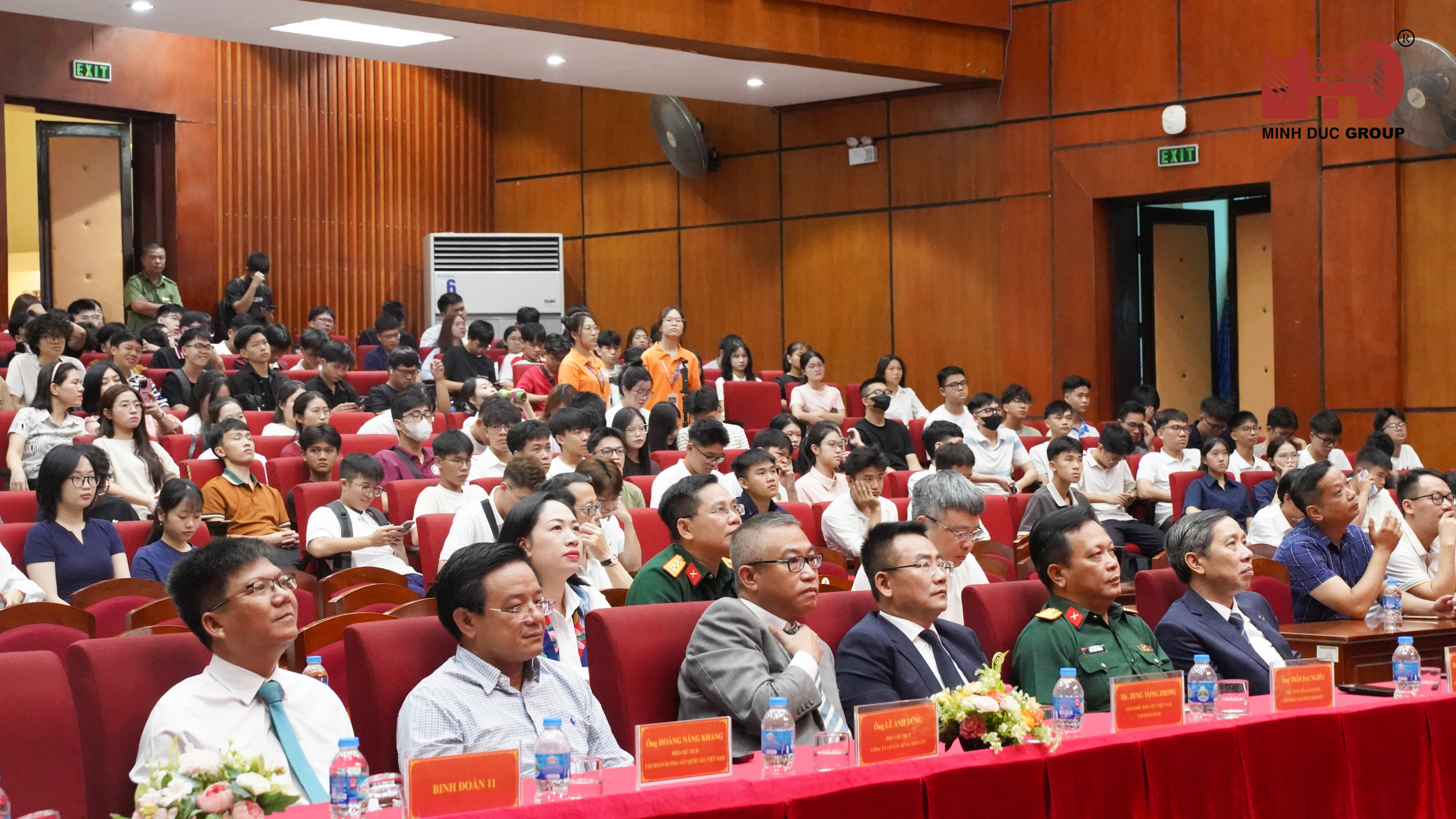 Tổng giám đốc Trần Đại Nghĩa tại lễ khai giảng trường đại học GTVT