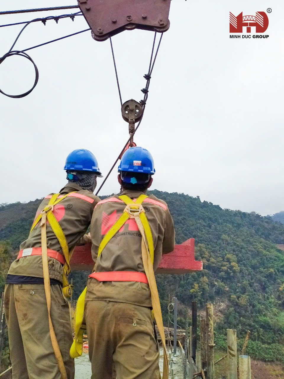 thi-cong-cau-kinh-bach-long