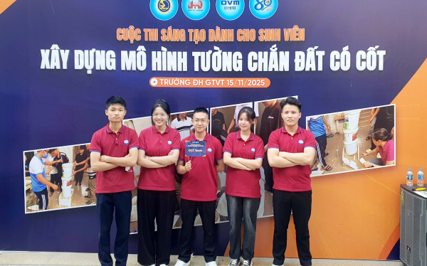 oct-team-doi-chien-thang-cuoc-thi-tuong-chan-dat-co-cot