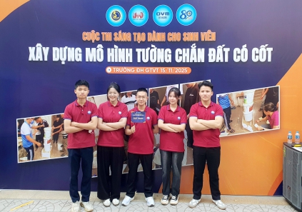 oct-team-doi-chien-thang-cuoc-thi-tuong-chan-dat-co-cot